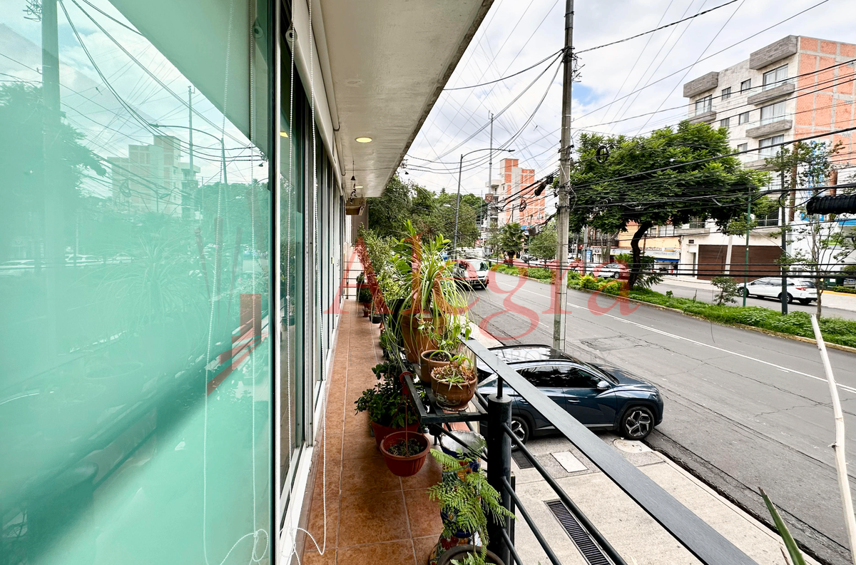 12 de 21: Balcón con vista a Dr. Vértiz