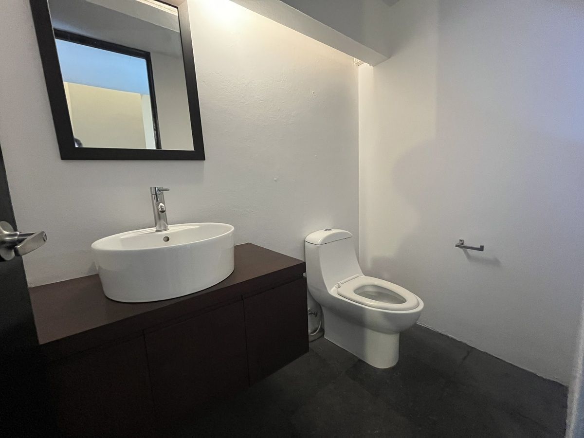 5 de 17: baño visitas