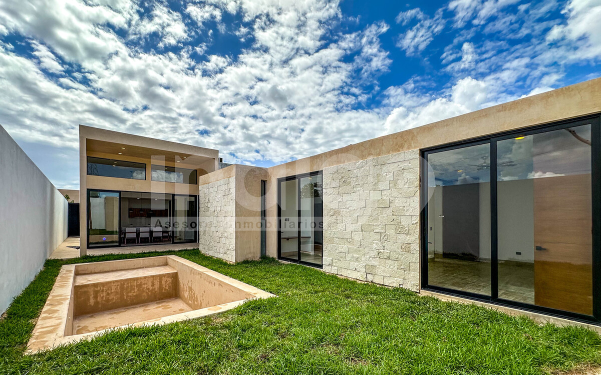 1 of 50: Fachada Trasera