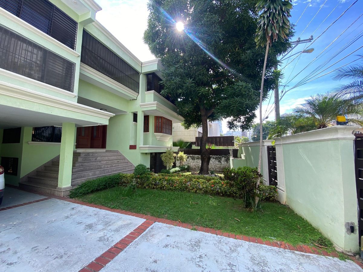 Casas en Venta Los Cacicazgos, Santo Domingo