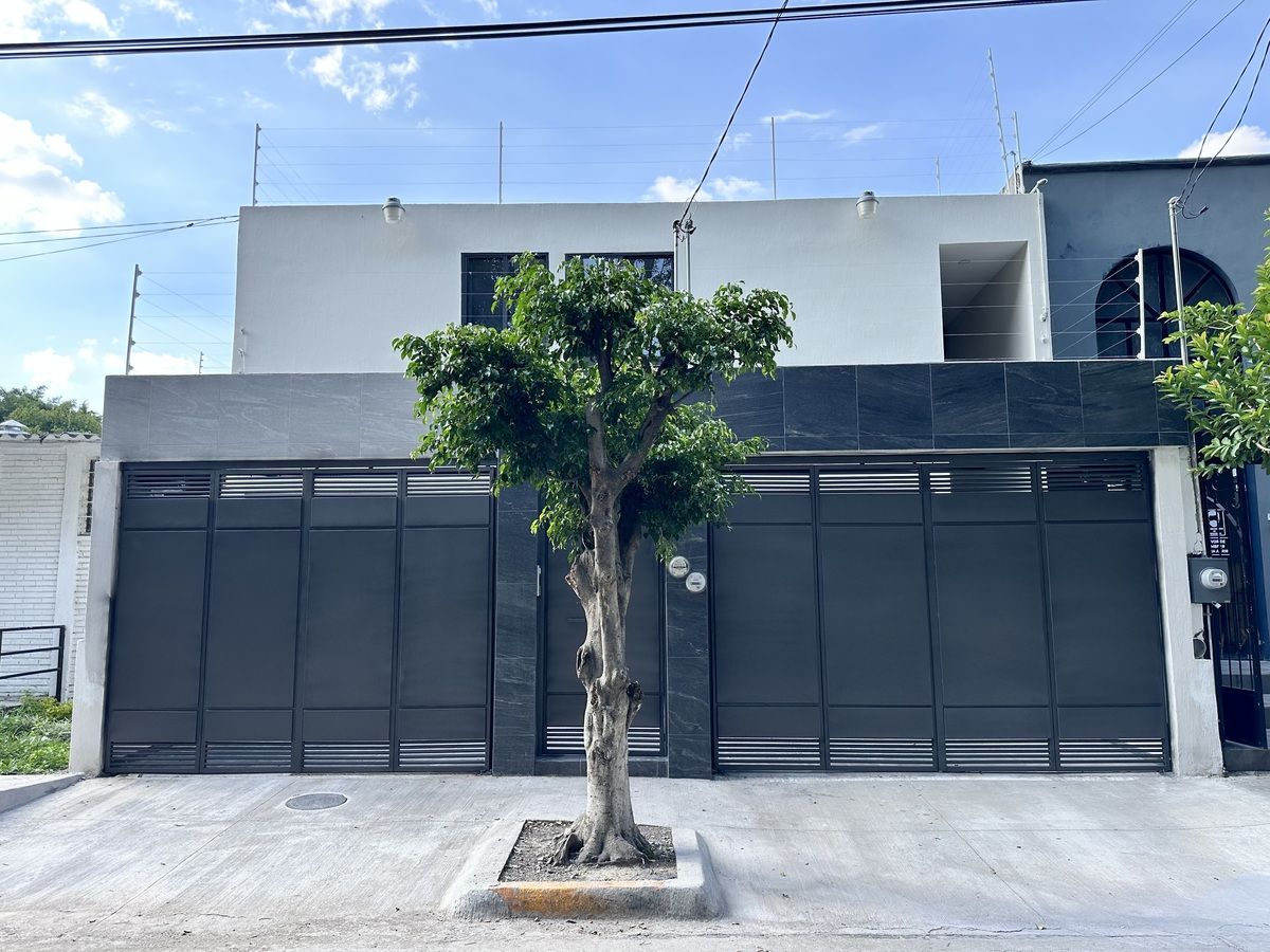 Casa en planta alta, Jardines de los Arcos