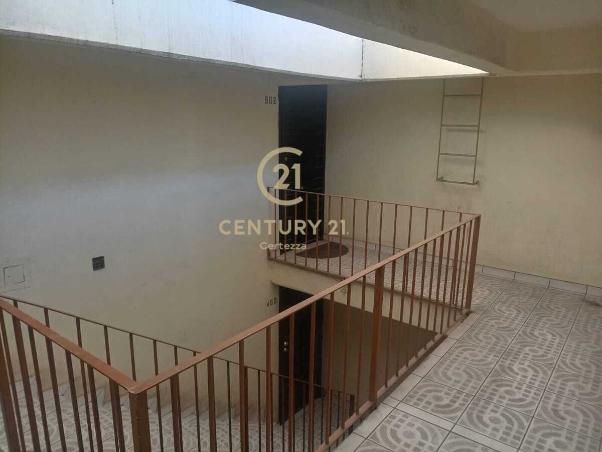 2 de 11: ACCESO A DEPARTAMENTO