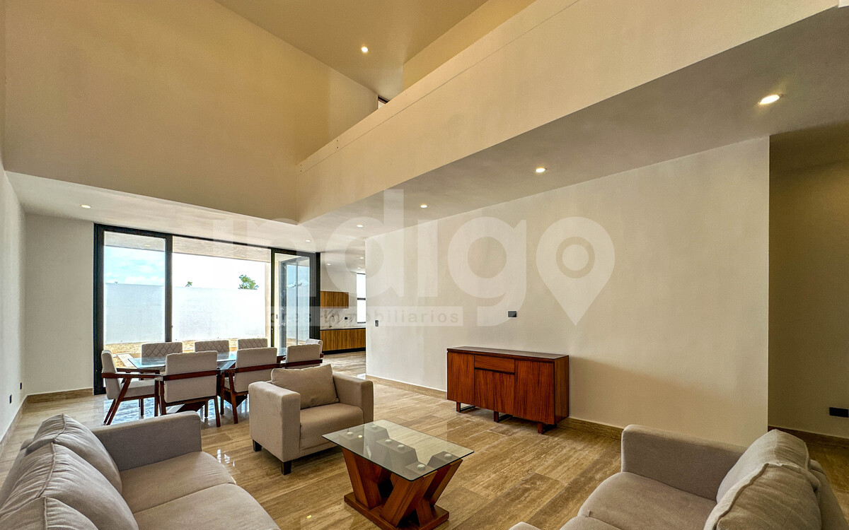 5 of 50: Sala / Comedor con Techos a Doble Altura