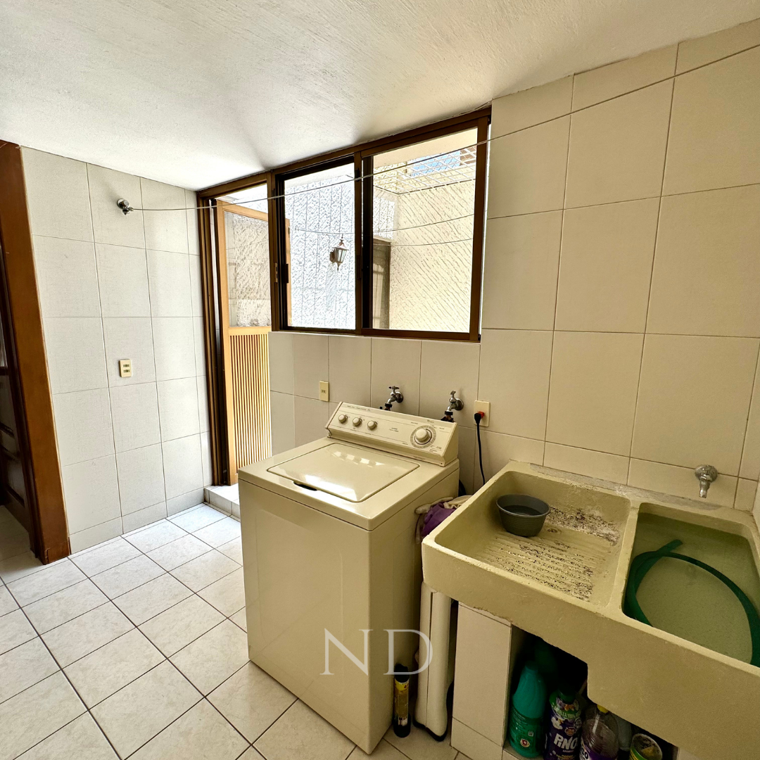 43 of 49: CUARTO LAVADO