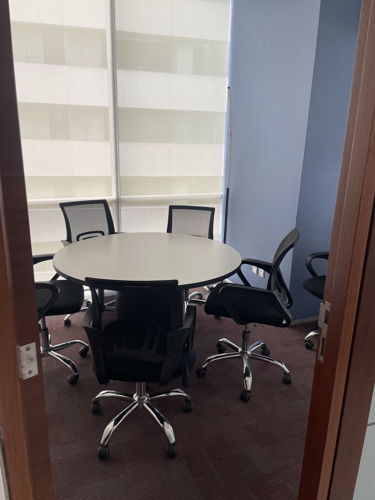 7 de 18: Pequeña sala juntss