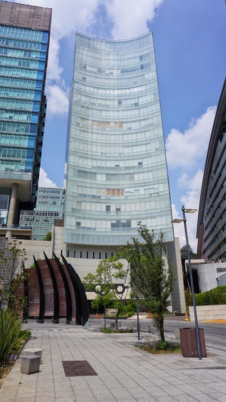 2 of 21: Fachada