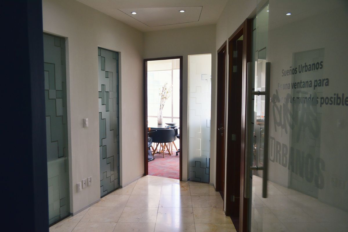 4 de 18: Entrada 3  privados