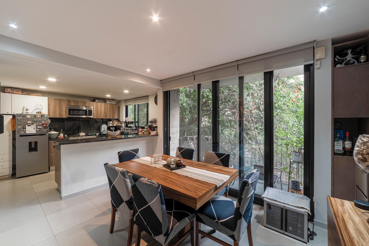 5 de 24: Comedor, cocina,  balcón