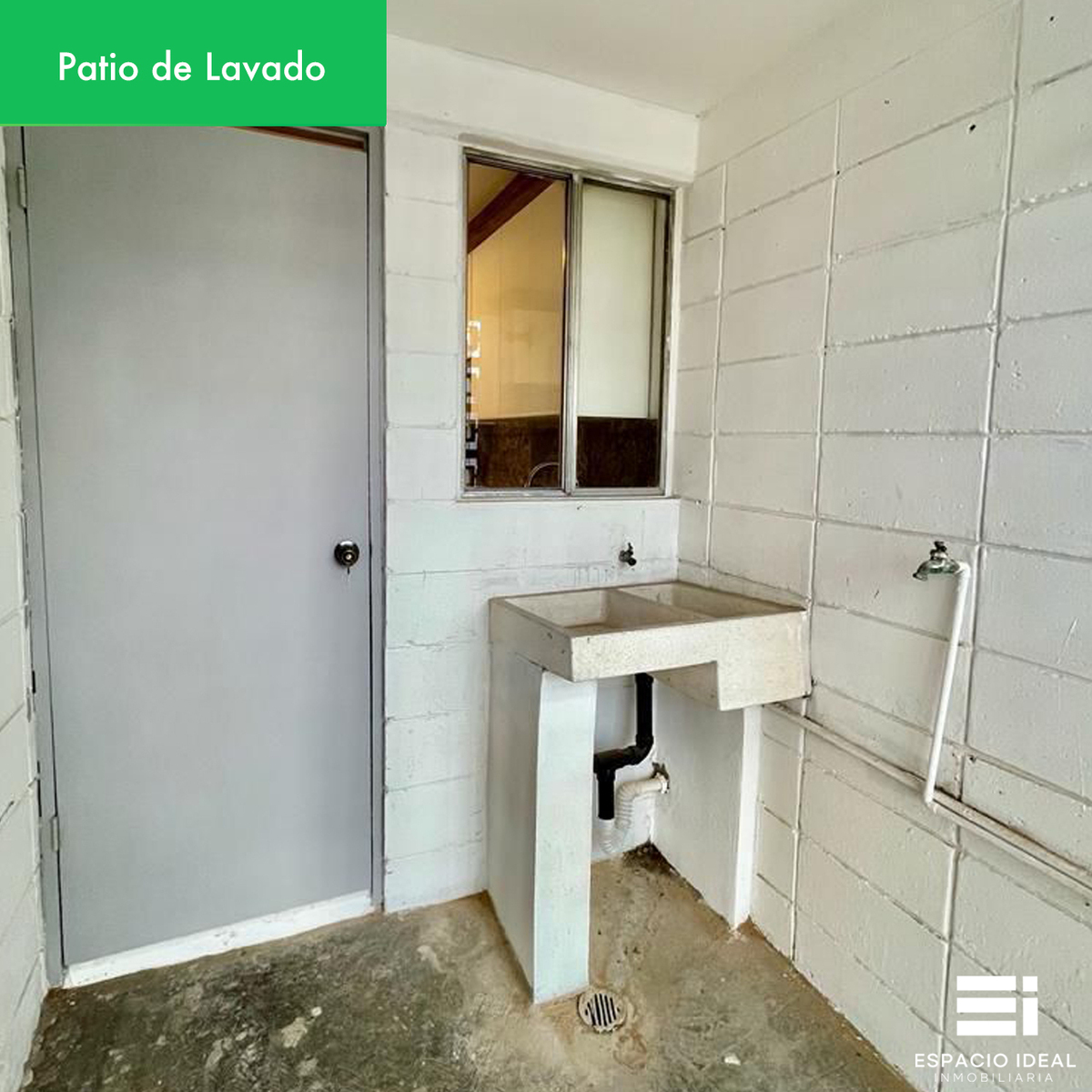 4 of 6: Patio Lavado