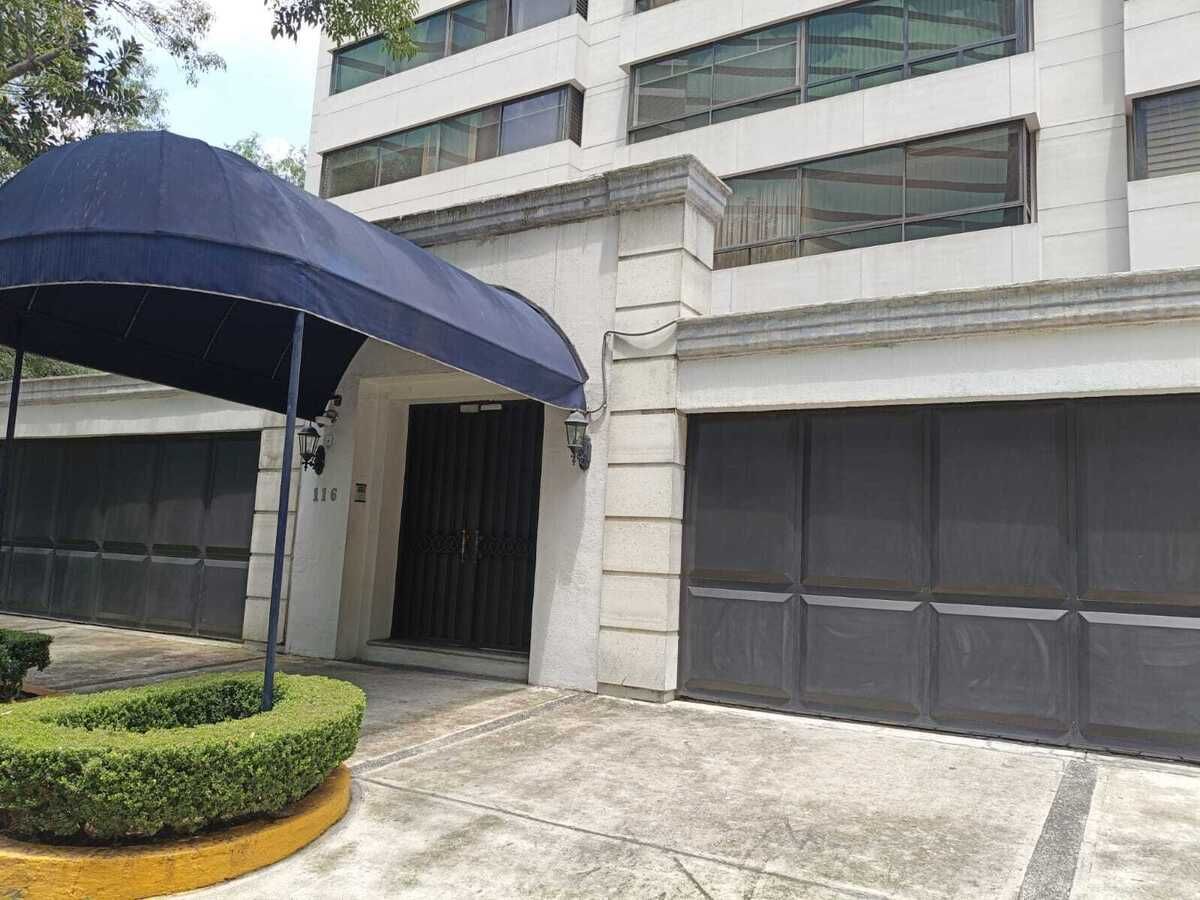 Entrada del condominio