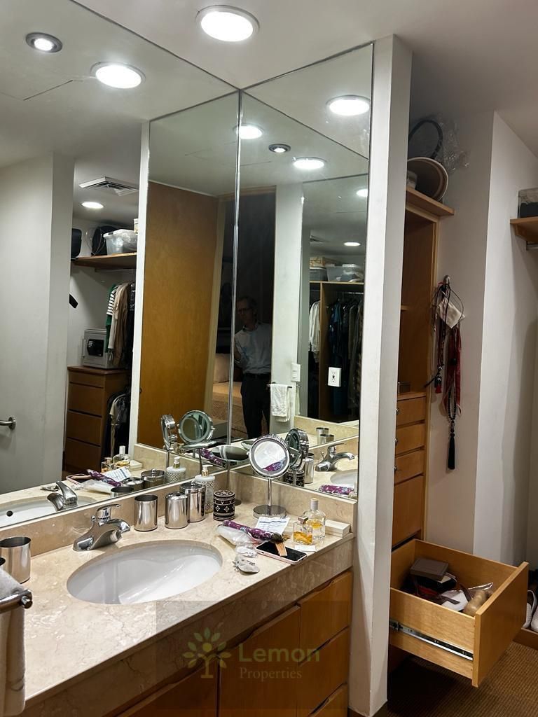 16 de 23: BAÑO PRINCIPAL
