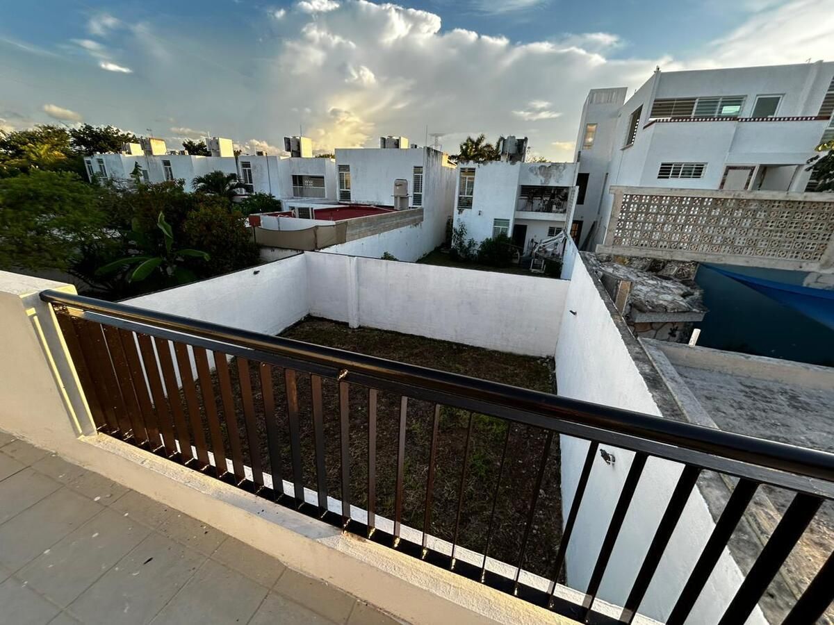 14 of 19: VISTA PATIO DESDE EL 2DO PISO