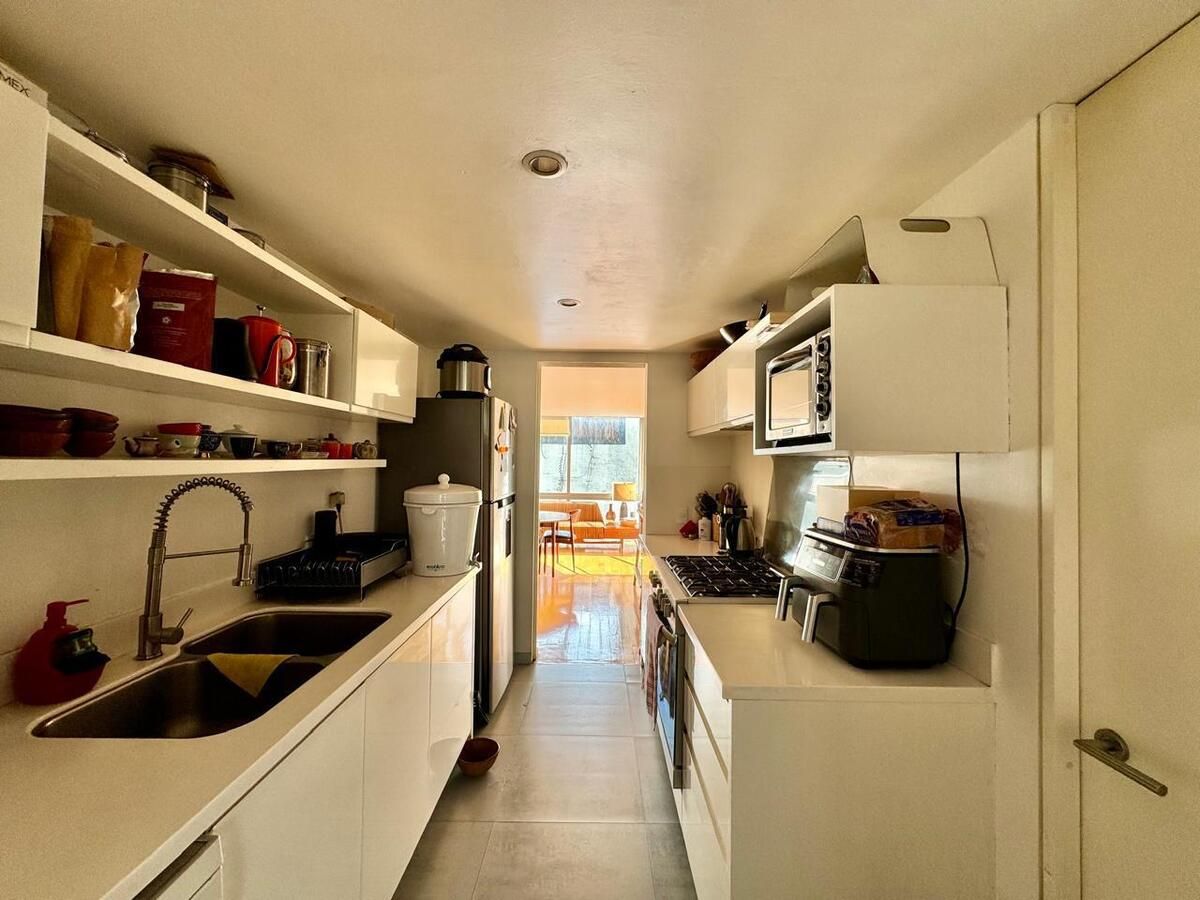 106, Avenida Nuevo León, Hipódromo, 06100 con 3 Recámaras, 2 Baños, 200 Metros Cuadrados y 2 Puestos de Estacionamiento
