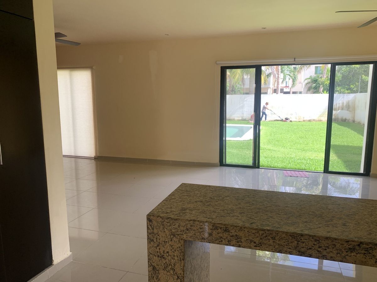 11 de 21: Area social