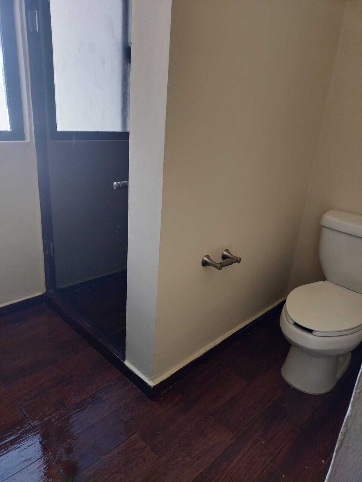 12 de 21: Baño principal