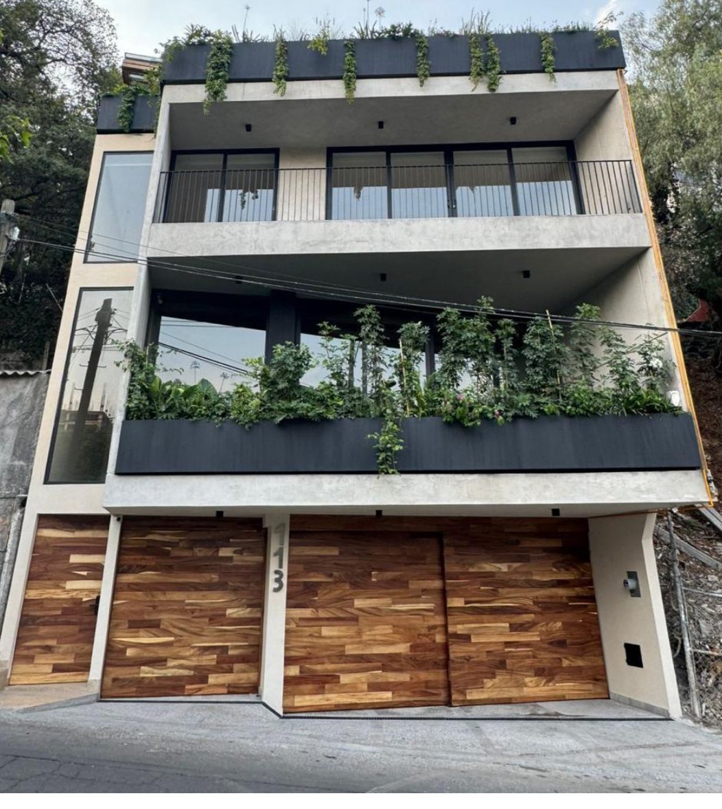 4 of 28: Fachada
