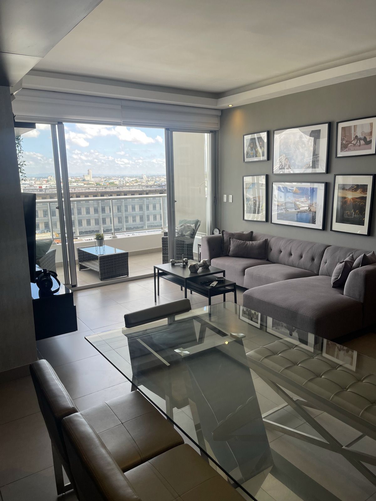 2 de 12: Sala