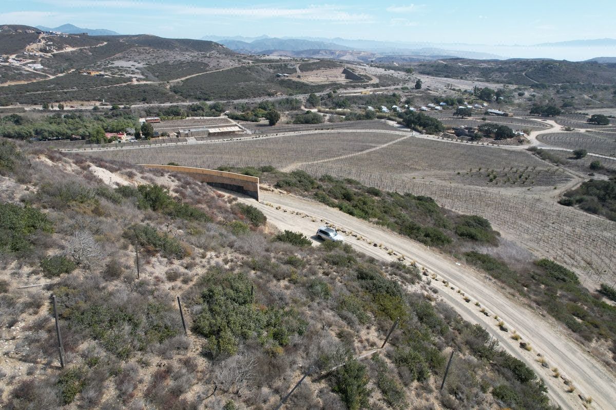 Terreno en venta de 1,883m2 en Cuatro Cuatros
