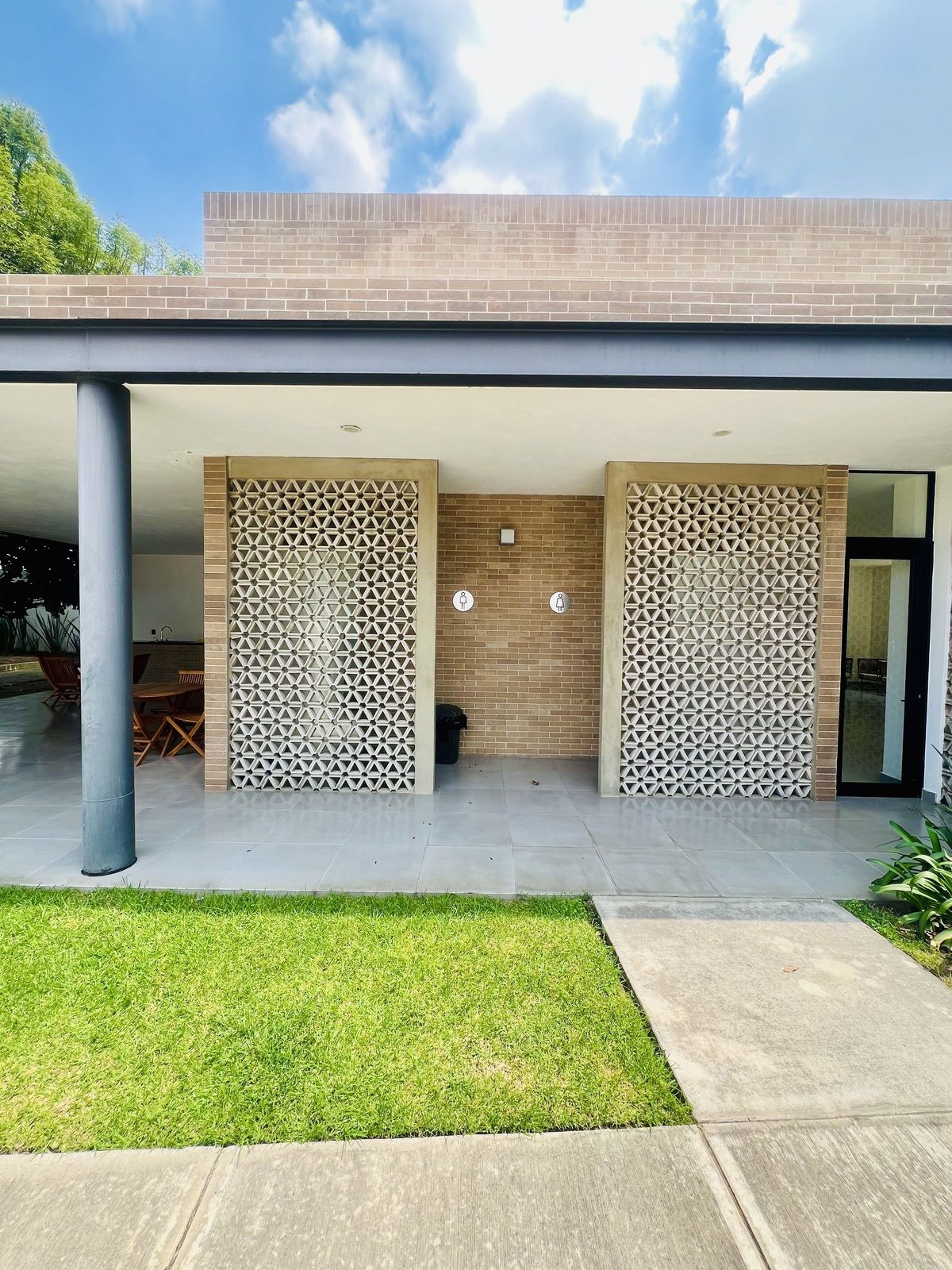 29 de 36: Baños alberca