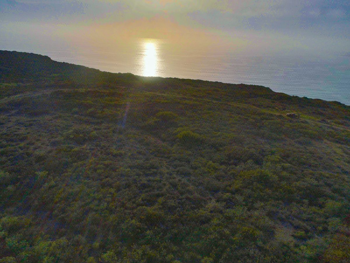 Terreno con vista al mar de 1,000m2 en Cuatro Cuatros