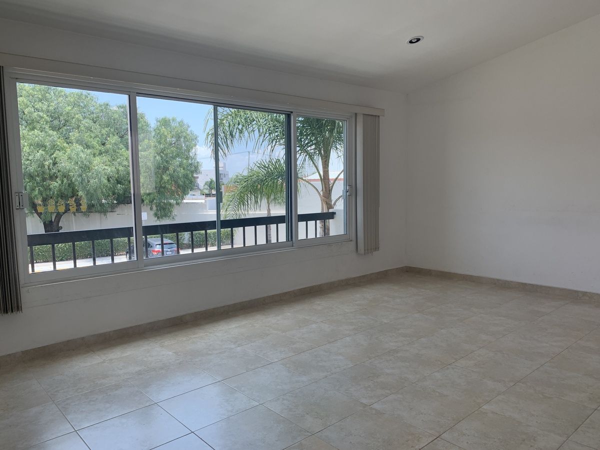Alugar Apartamento Juriquilla Naranjos III, foto 1 de 18