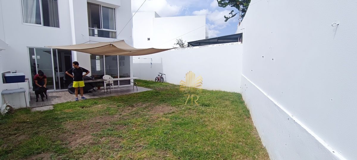 3 de 18: Jardin 100 m2