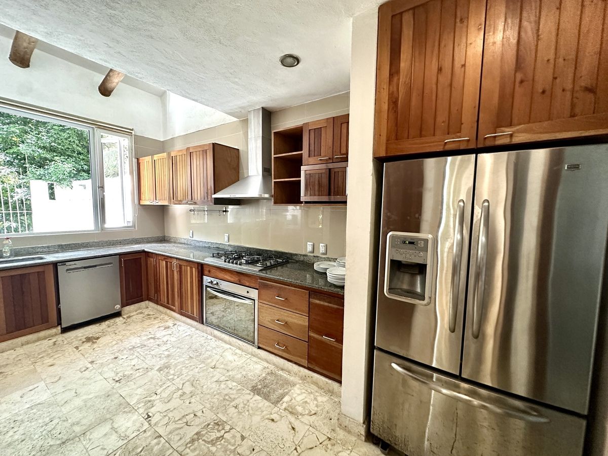 1 of 44: COCINA