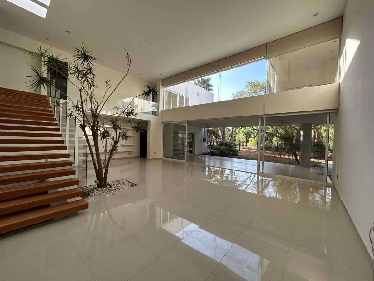VENTA DE CASA REGENCY JURICA - foto 3