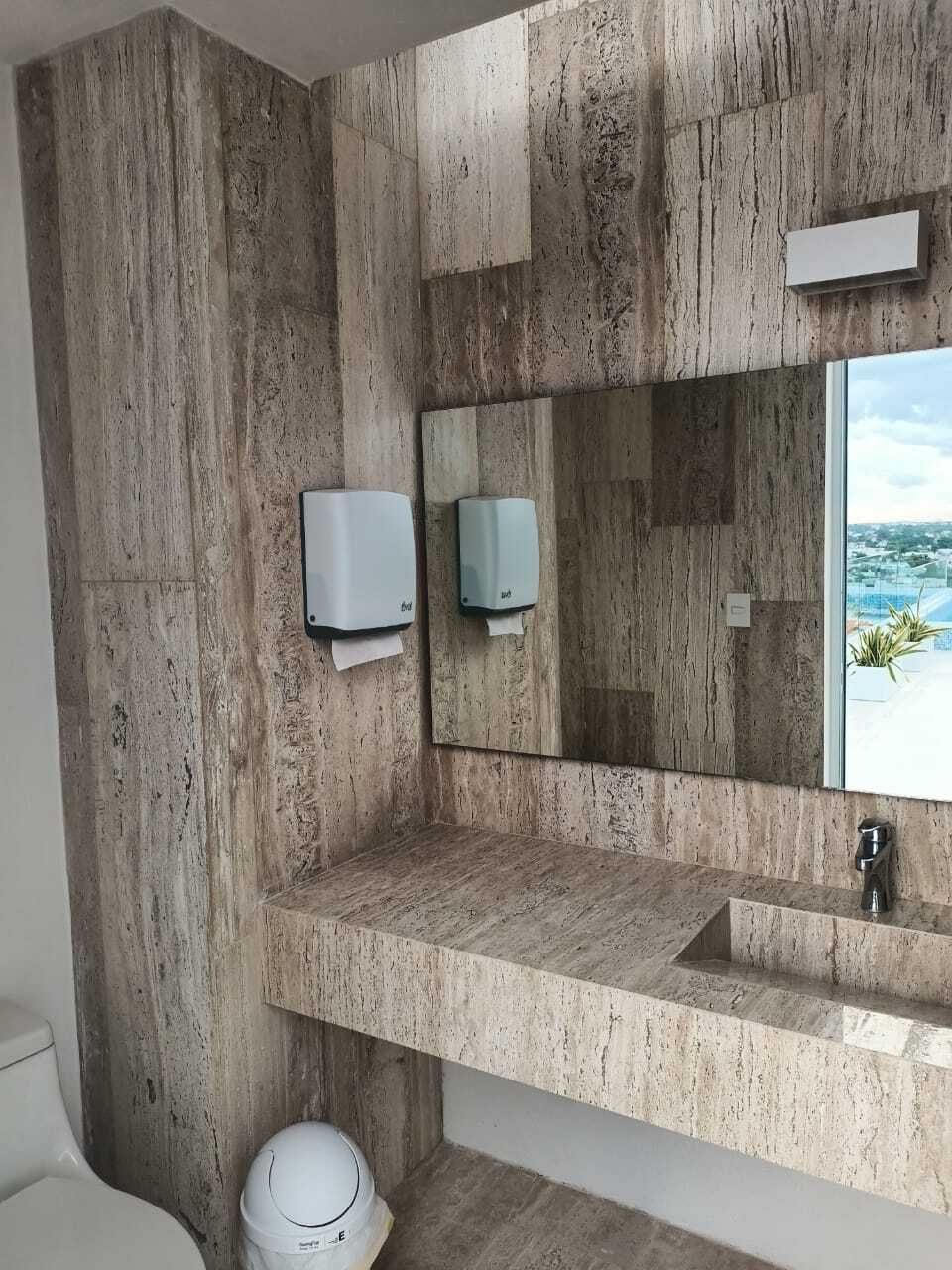 7 de 38: Cafetería en Lobby