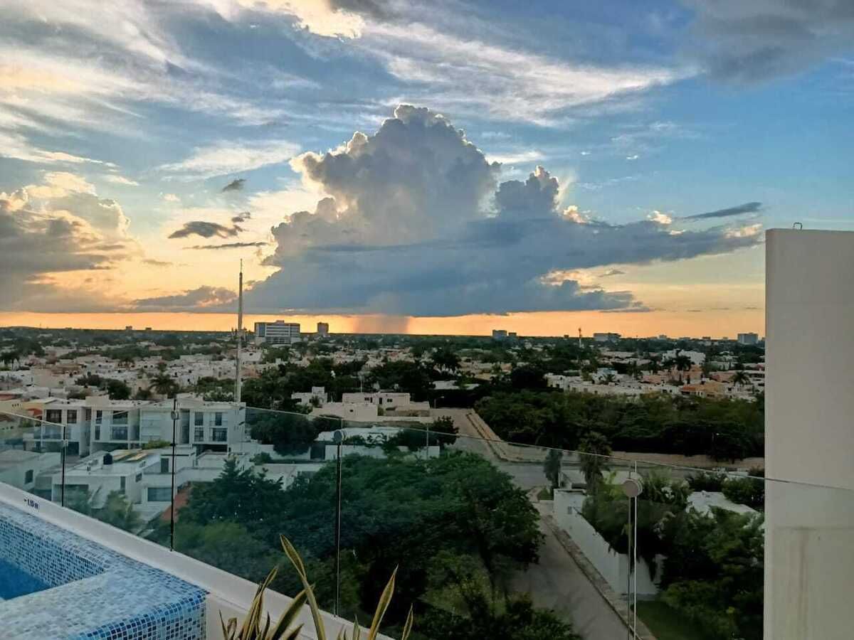 35 de 38: Alberca, vista panorámica