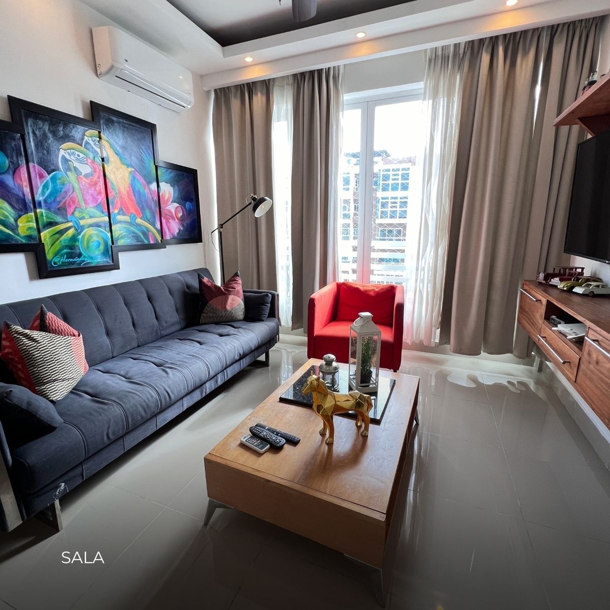 2 de 7: Sala