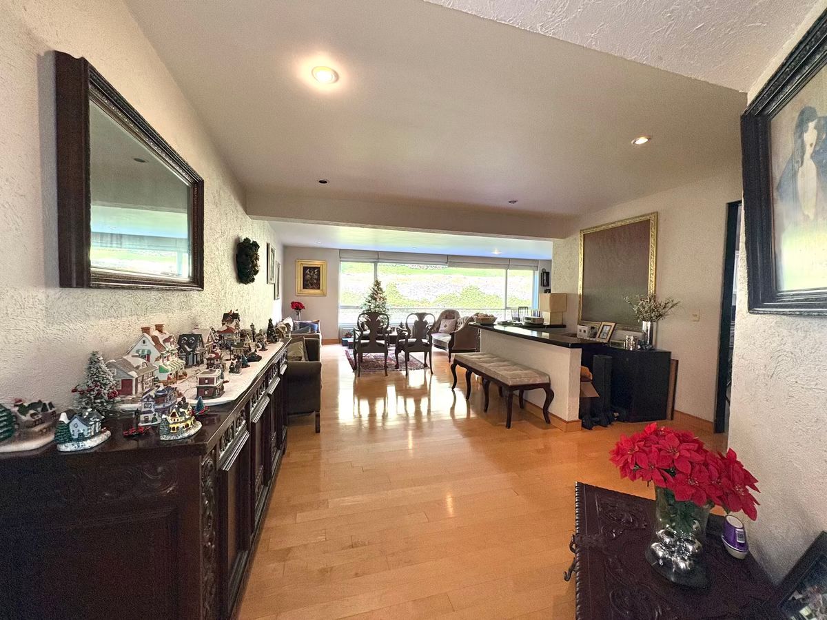 80, Calle de la Amargura, Interlomas, 52785 con 3 Recámaras, 3 Baños, 235 Metros Cuadrados y 2 Puestos de Estacionamiento