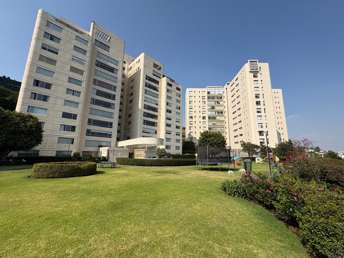 80, Calle de la Amargura, Interlomas, 52785 con 3 Recámaras, 3 Baños, 235 Metros Cuadrados y 2 Puestos de Estacionamiento