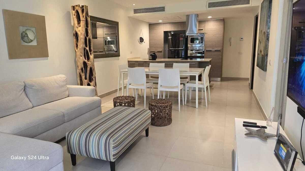 4 de 19: Sala. Comedor. Cocina