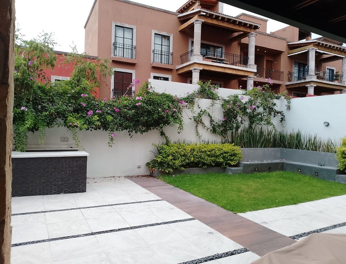 CASA EN VENTA EN FRACCIONAMIENTO PUNTA DEL CIELO, SAN MIGUEL DE ALLENDE, foto 1 de 24