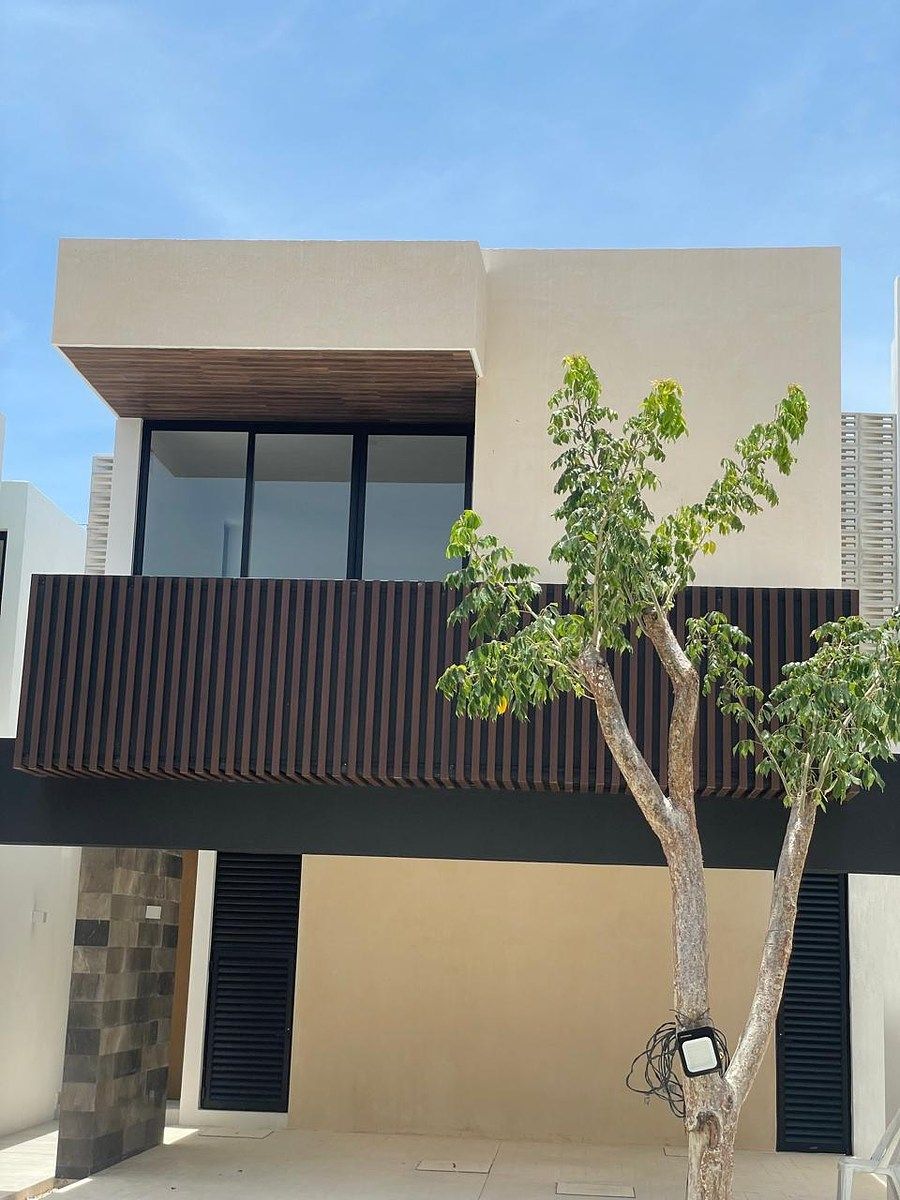 Venta de Casa en Privada Temozón Norte con alberca, photo 1 of 27