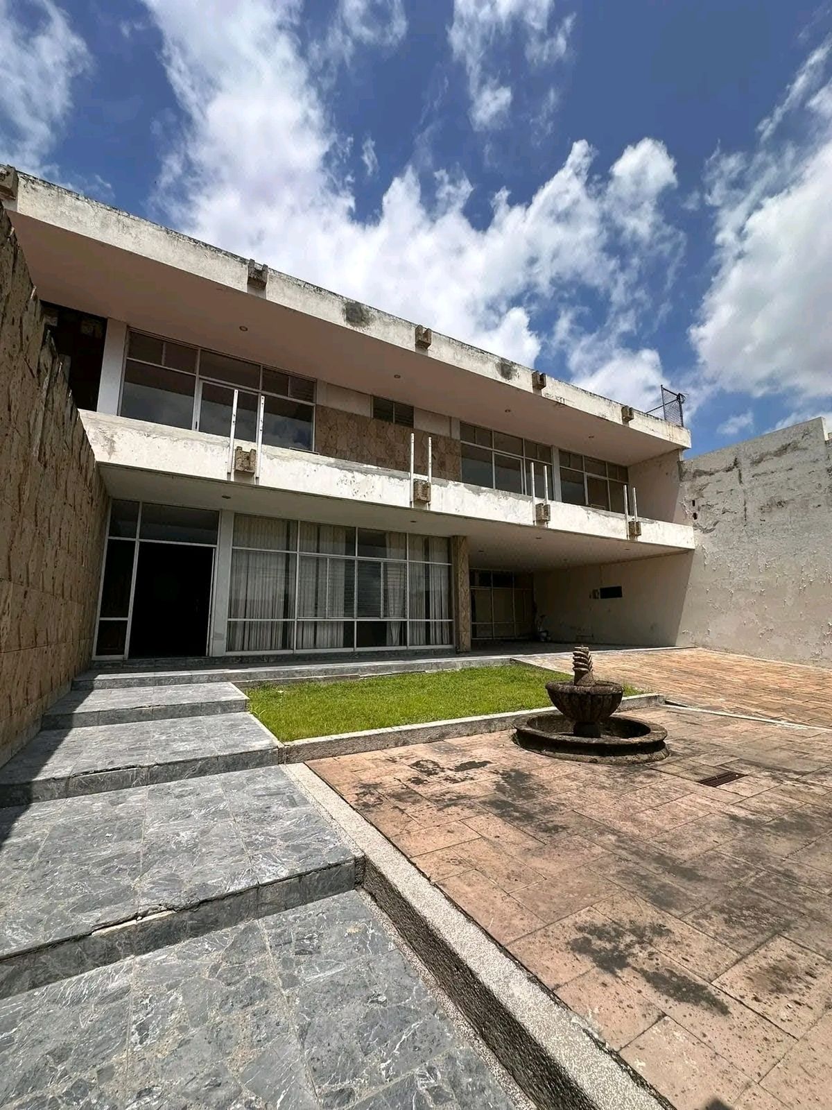 Casa Nicolás Bravo, Centro