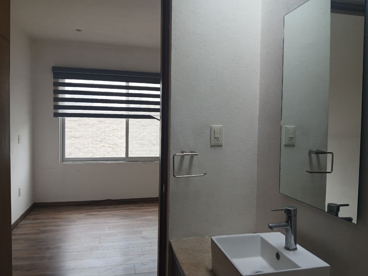 25 de 34: Zona Seca Vestíbula al master