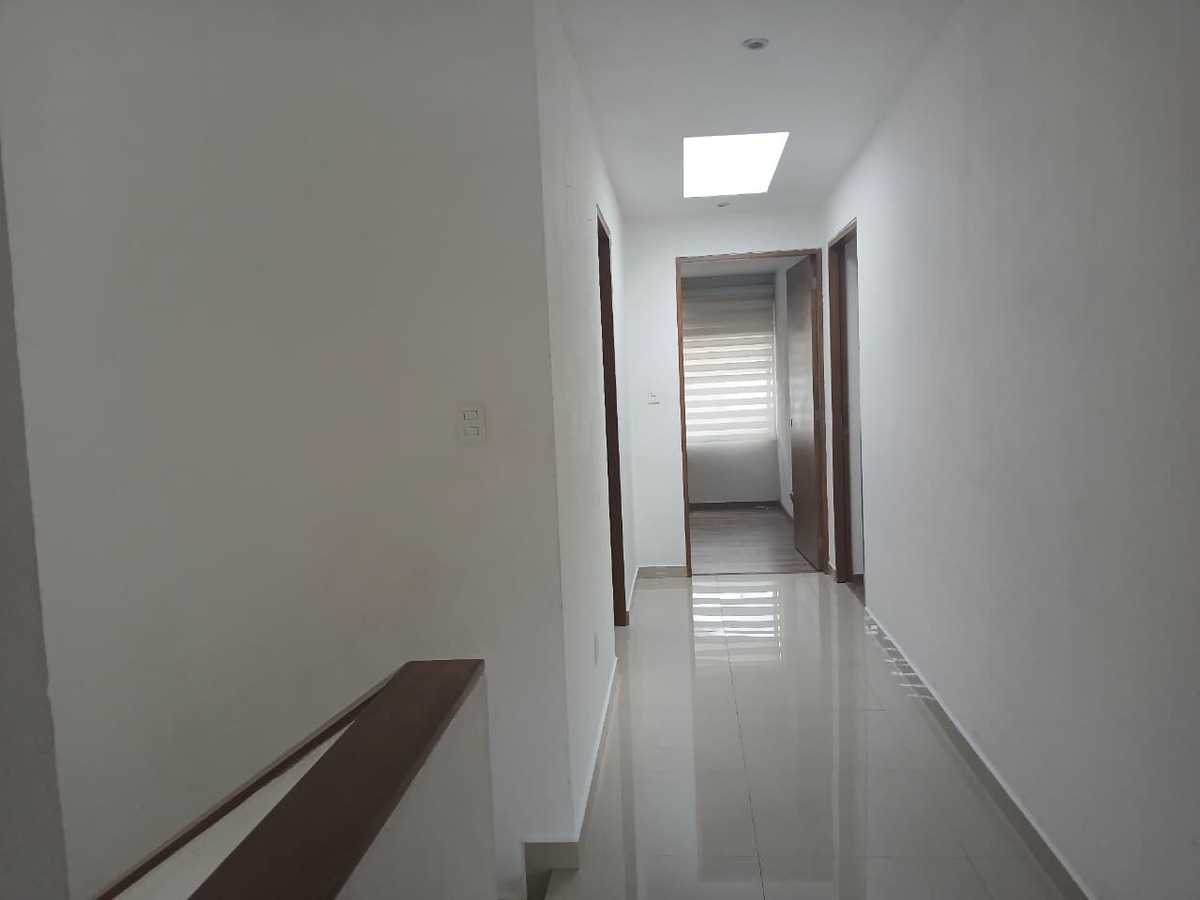 26 de 34: Hall tipo Galeria