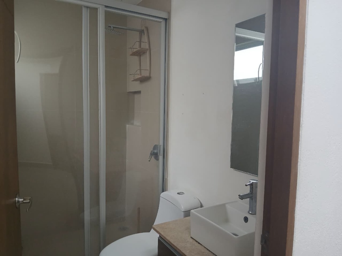 30 de 34: Impecable baño