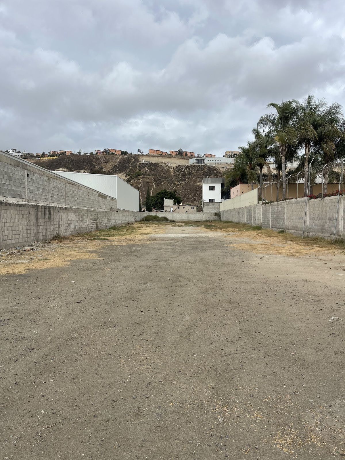 Venta de Terreno en Via Rápida Oriente, Guadalupe Victoria, Tijuana, B.C.