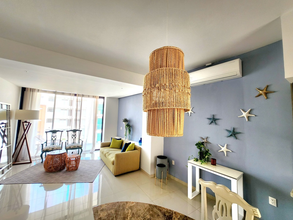 3 of 36: Living area