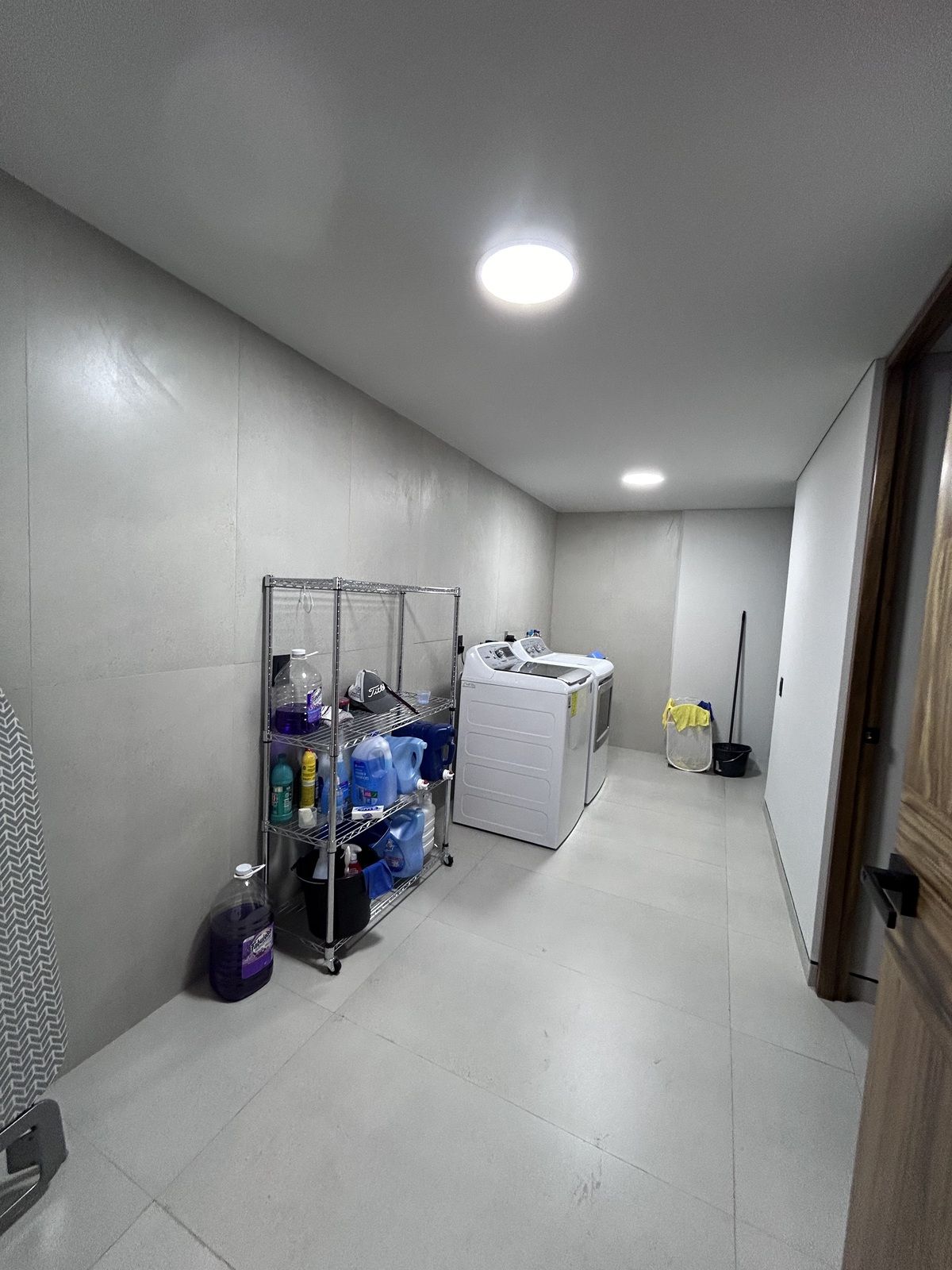 22 de 25: Amplio cuarto de lavado