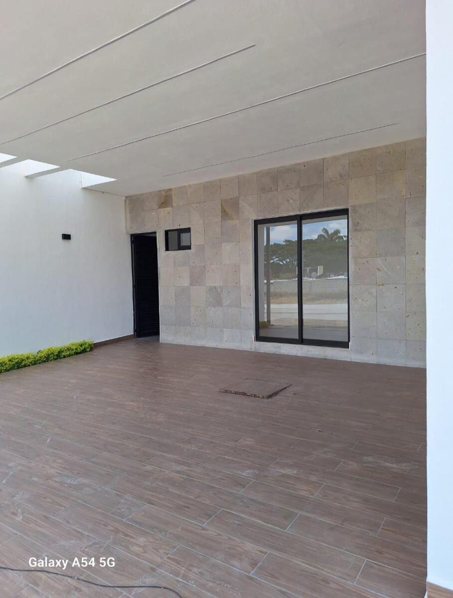 4 de 26: GARAGE