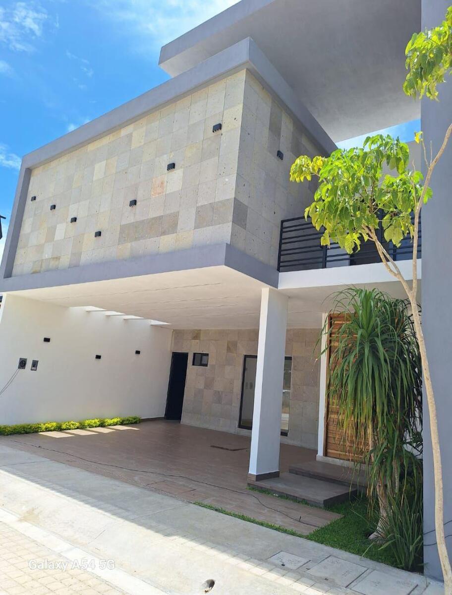 3 de 26: FACHADA