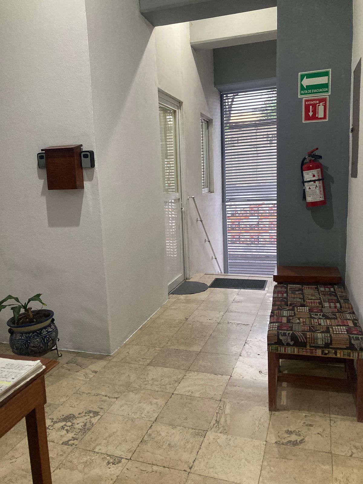 ACCESO DEL EDIFICIO