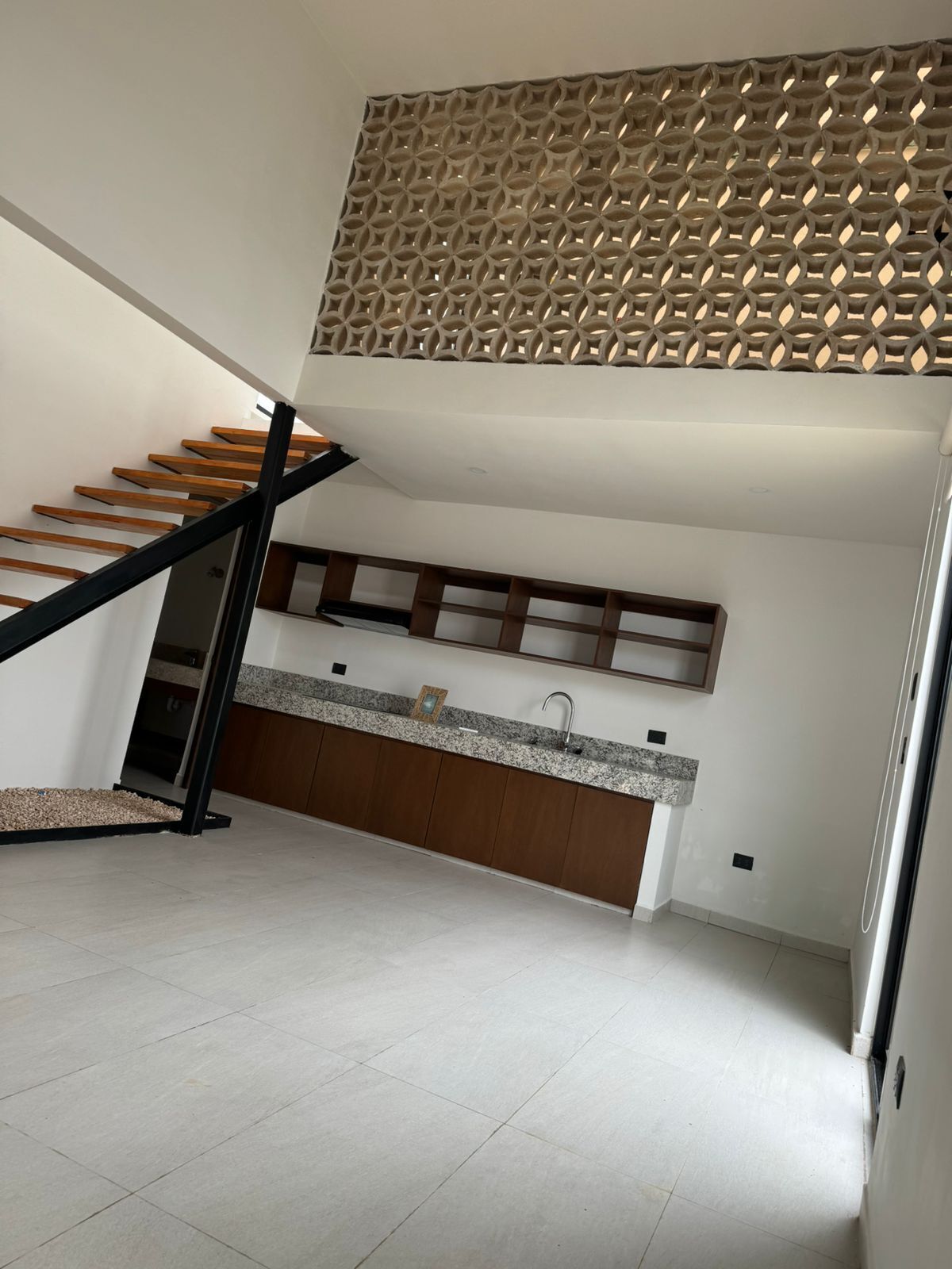 1 de 12: SALA COMEDOR
