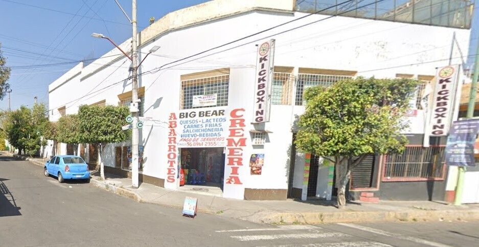 CASA CON USO DE SUELO ESQUINA AMPLIACION PRESIDENTES