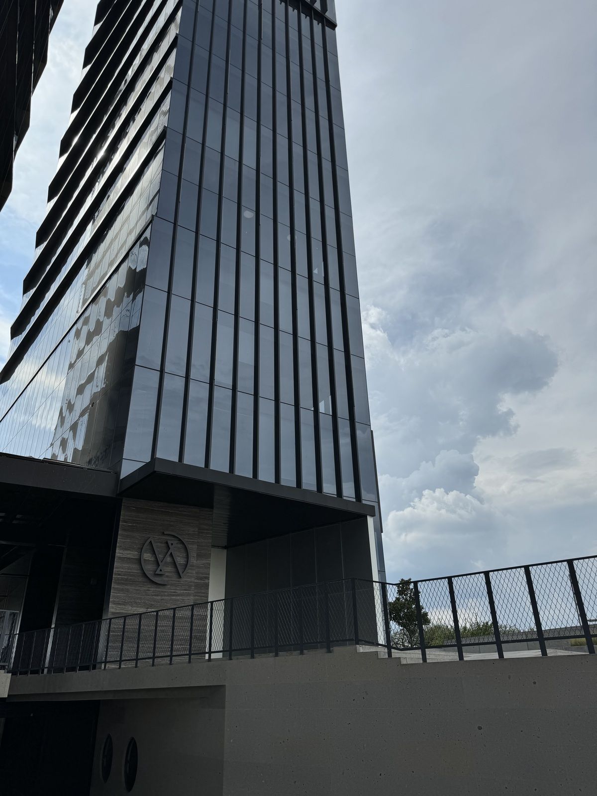 RENTA OFICINA ACONDICIONADA EN LEVEL