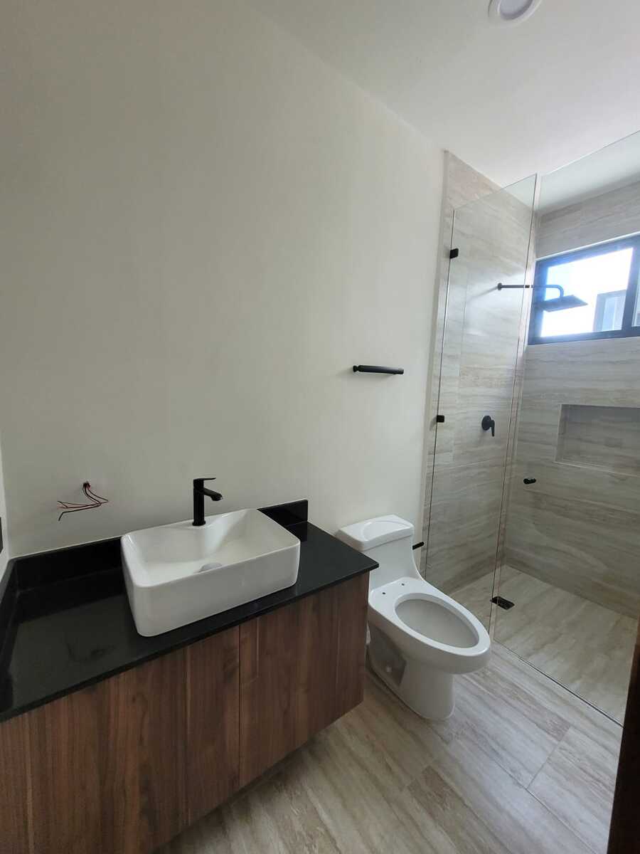 7 de 12: Baño, Recámara Principal